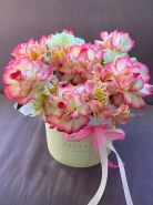 Французские розовые розы в коробке 0
