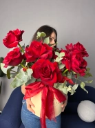 Красные французские розы в коробке 1