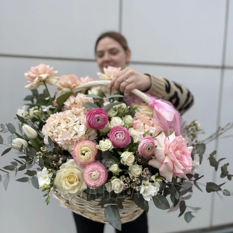 Большая Корзина с цветами